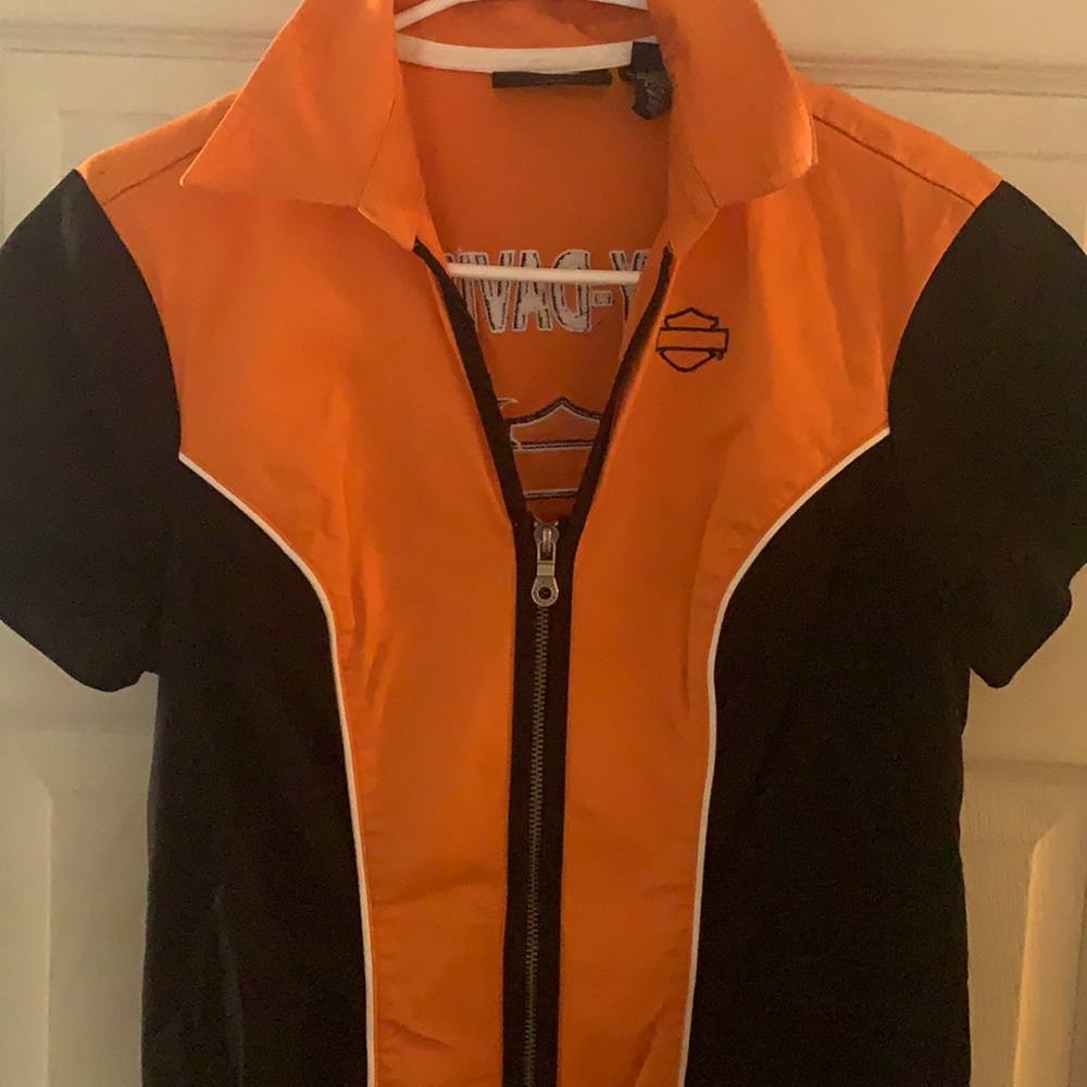 Harley Davidson short sleeve shirt.  🔥